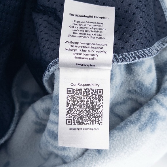 Passenger Women's XXL Juana Recycled Polar Hooded Fleece Jacket Blue Tile Print - Picture 9 of 11